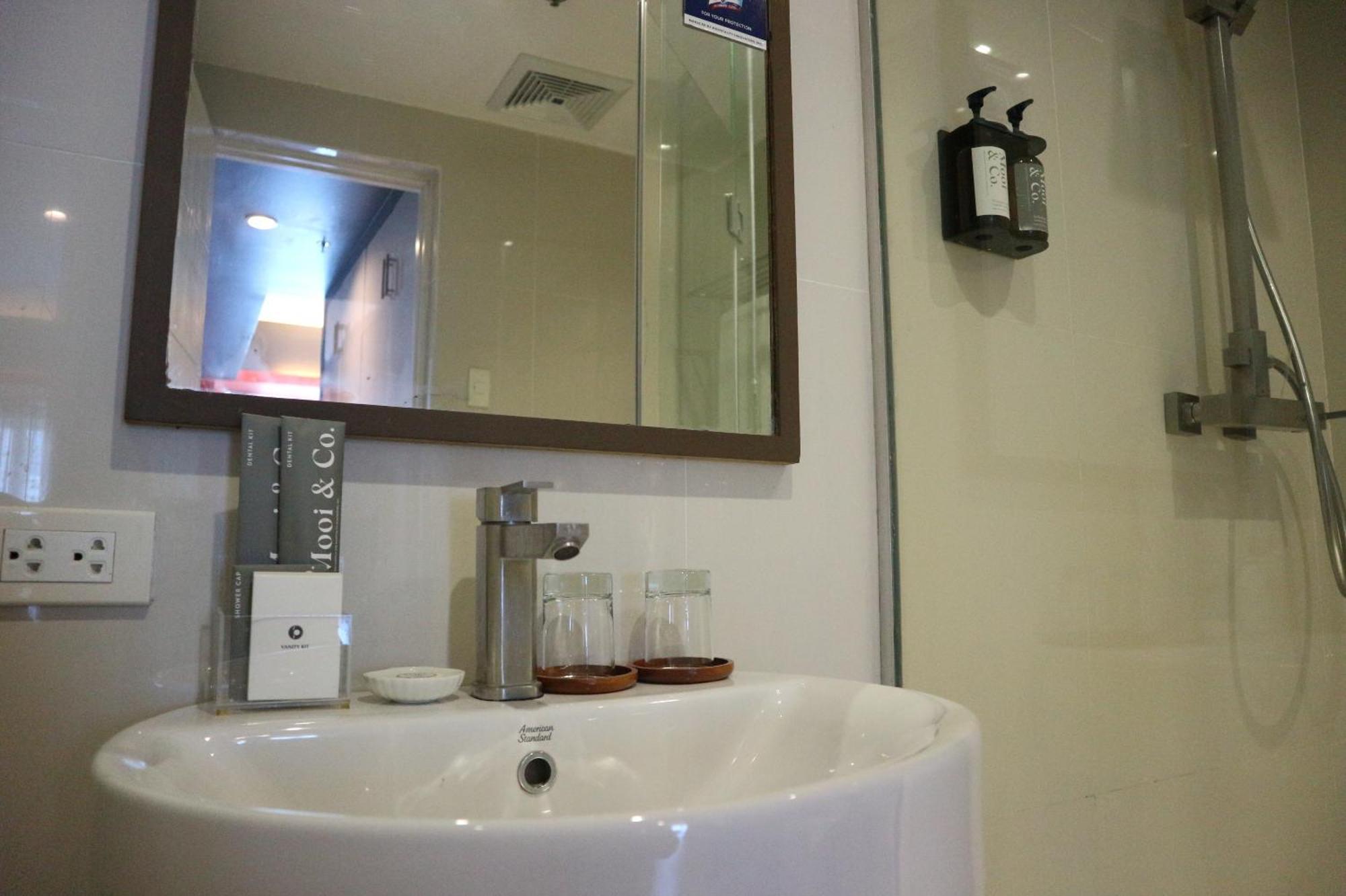 Kl Serviced Residences Managed By Hii Makati City Exterior photo