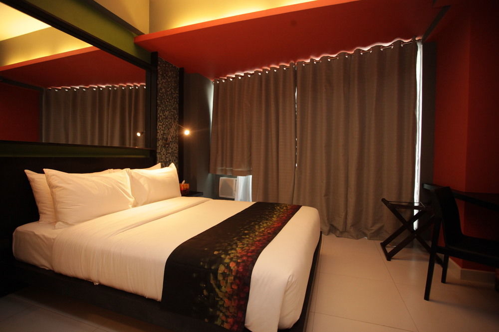 Kl Serviced Residences Managed By Hii Makati City Exterior photo