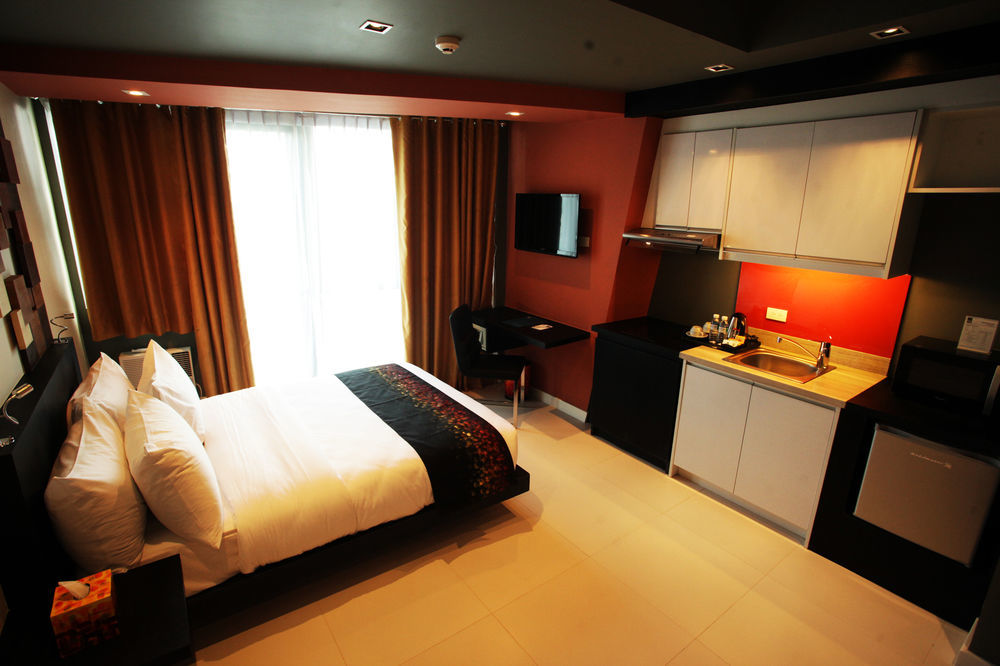 Kl Serviced Residences Managed By Hii Makati City Exterior photo